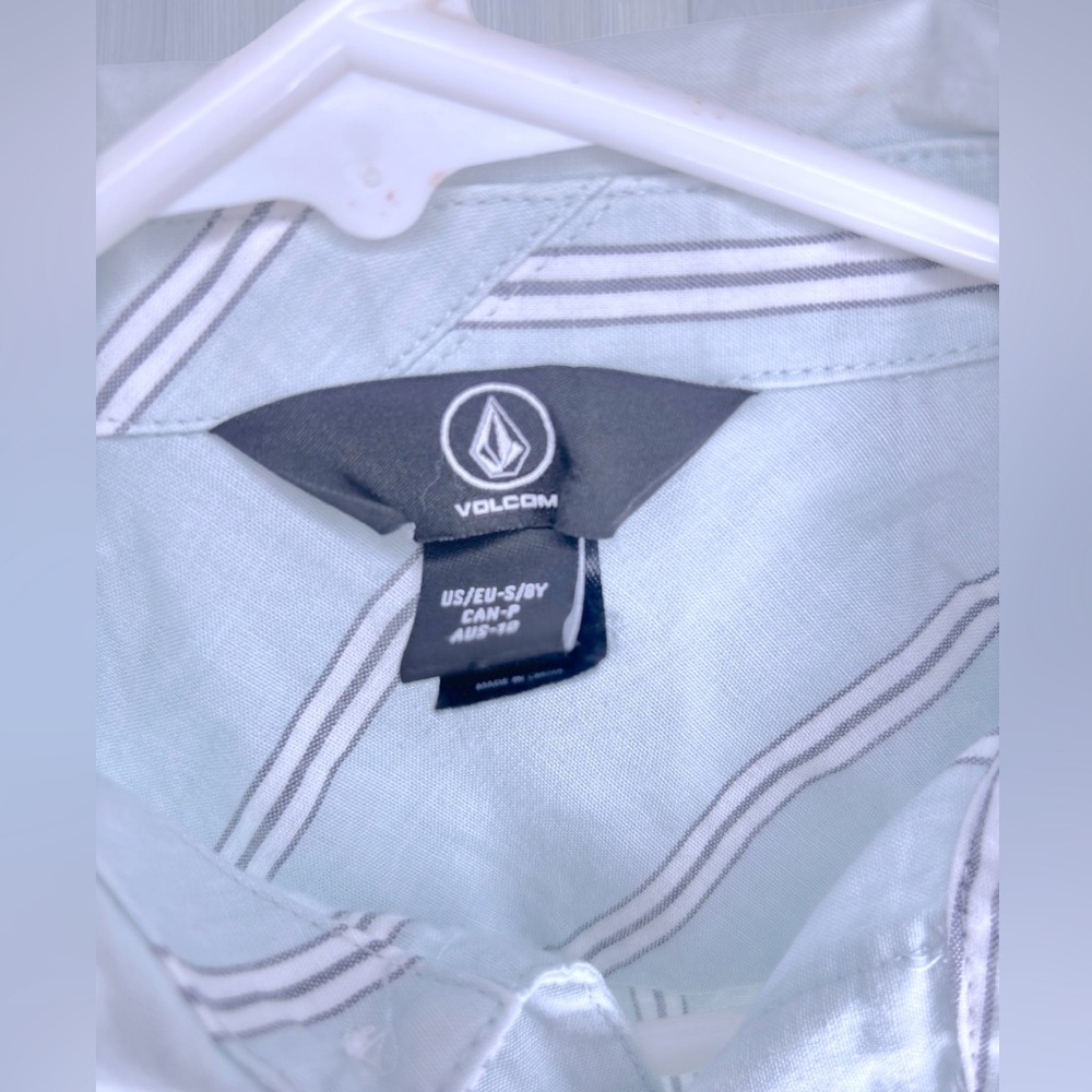 VOLCOM Boys Striped Casual Button Down Shirt - Picture 6 of 9